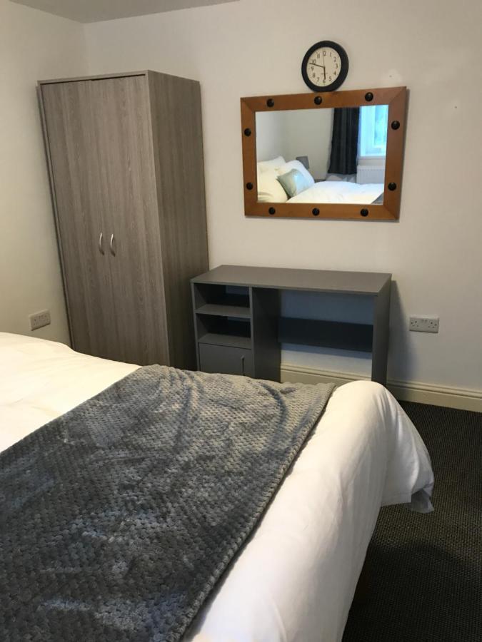 2 Bedroom Apartment 普里茅斯 外观 照片
