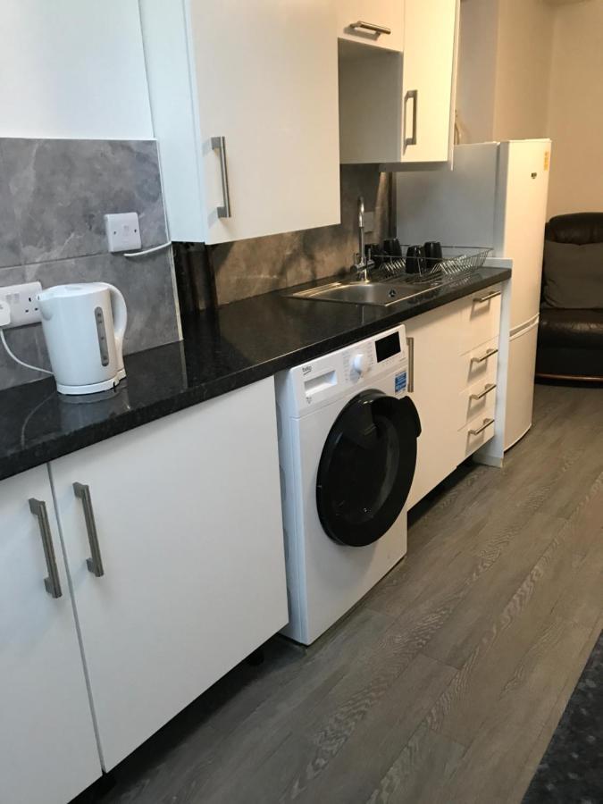 2 Bedroom Apartment 普里茅斯 外观 照片