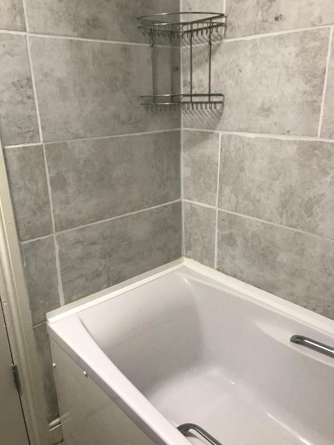 2 Bedroom Apartment 普里茅斯 外观 照片