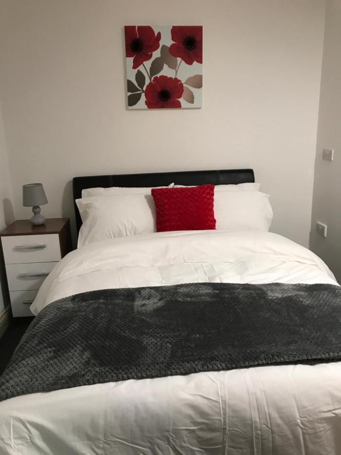 2 Bedroom Apartment 普里茅斯 外观 照片