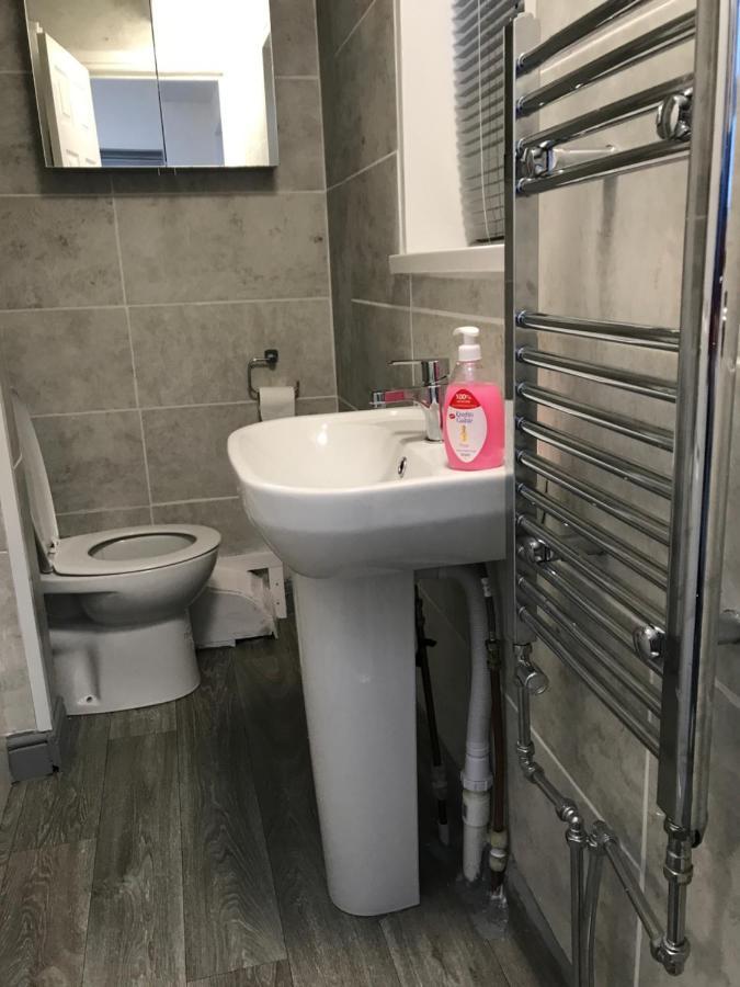 2 Bedroom Apartment 普里茅斯 外观 照片