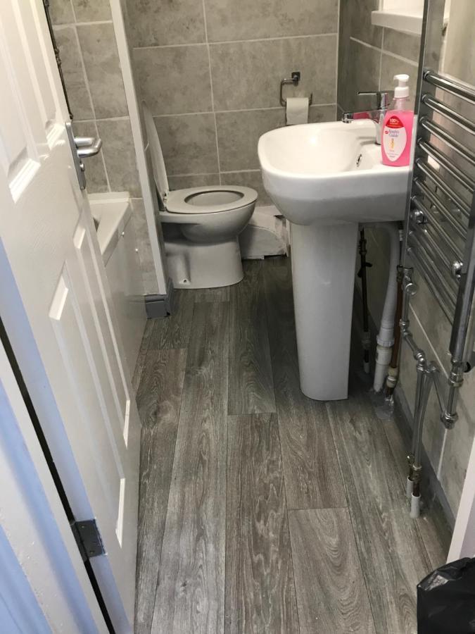 2 Bedroom Apartment 普里茅斯 外观 照片