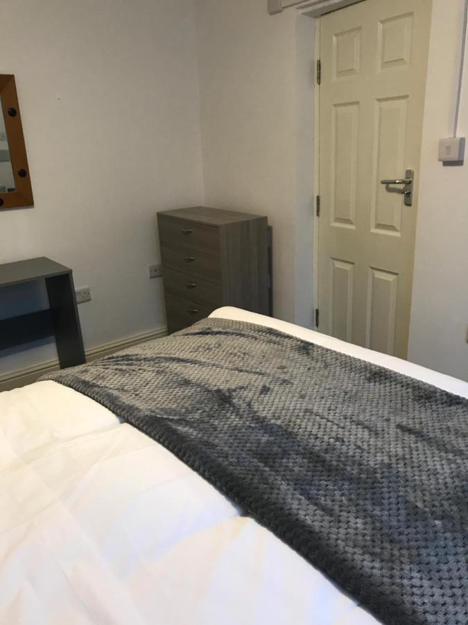 2 Bedroom Apartment 普里茅斯 外观 照片