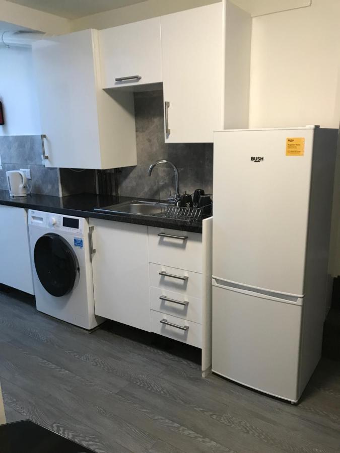2 Bedroom Apartment 普里茅斯 外观 照片